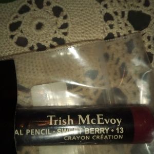 Trish McEvoy Essential Pencil sweet berry